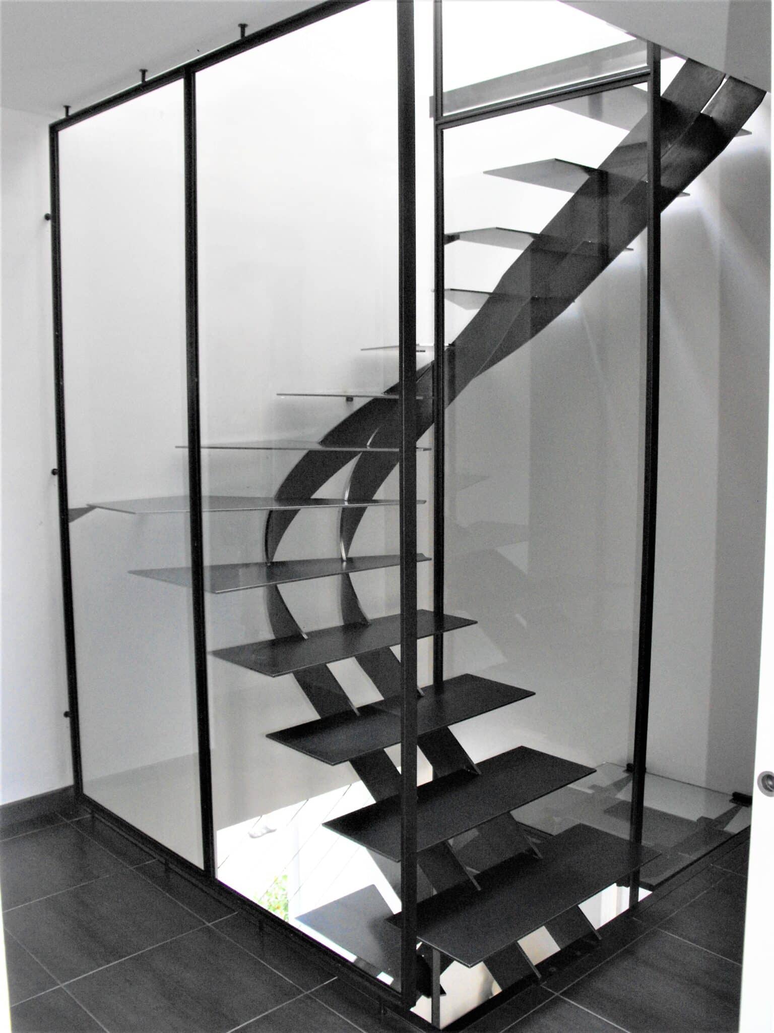 Escalier métal DUO Co © - 3/4 tournant balancé - Métal Design