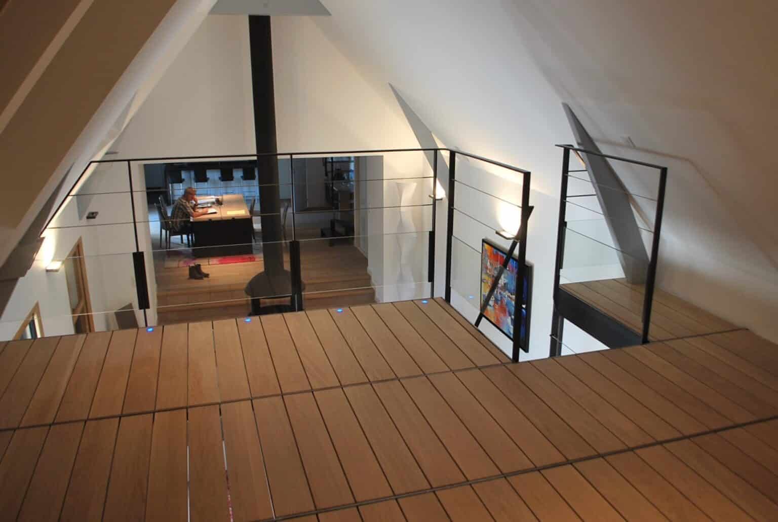 Plancher suspendu EPURE © - Acier et Chêne - Métal Design